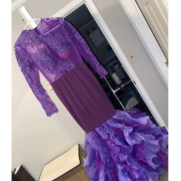 Purple gown with flared fluffy bottom - Picture 1 of 3
